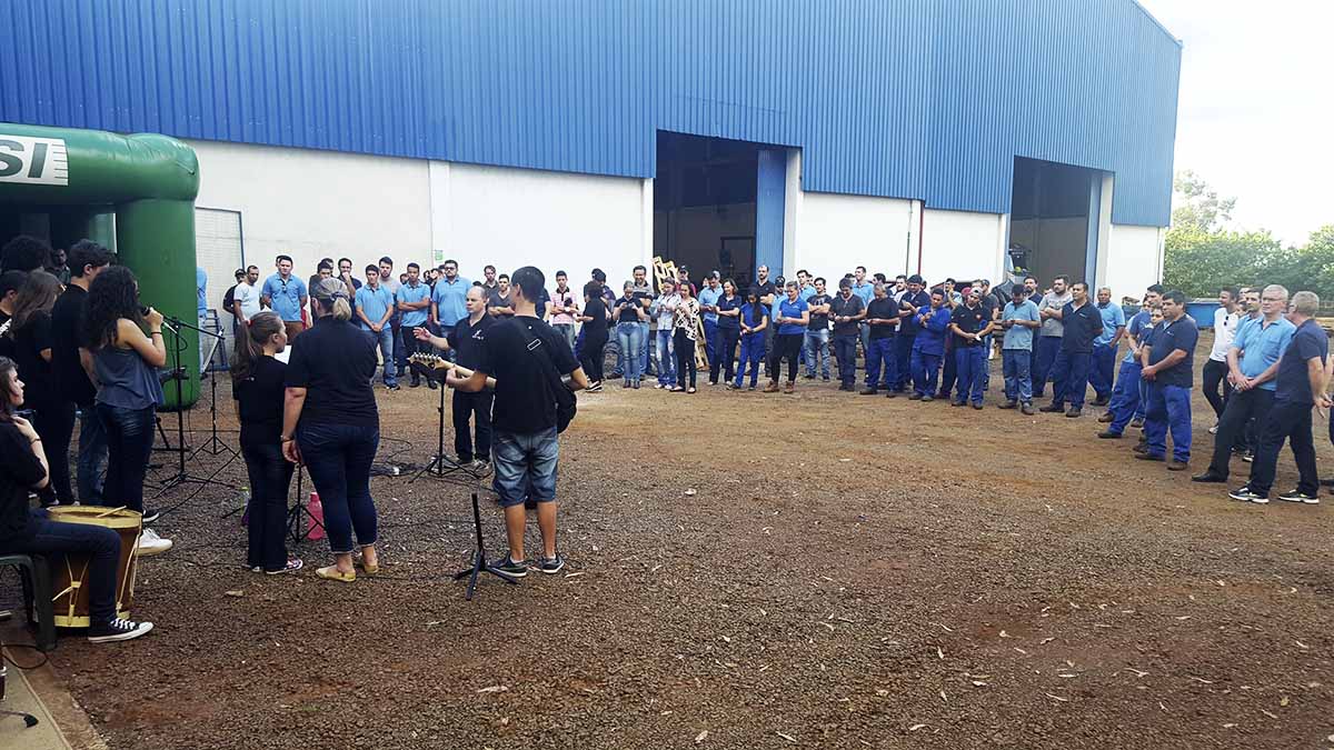 Associação Cultural Novo Tom Apresentando Belas Canções na Hidroenergia